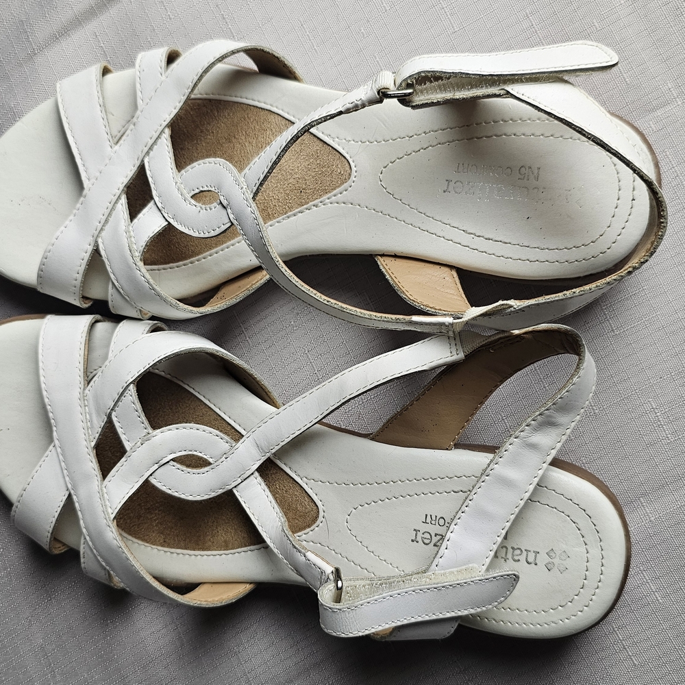 Naturalizer Women's White Sandals